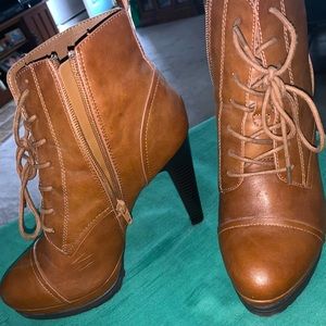 7.5 Brown Platform Heel